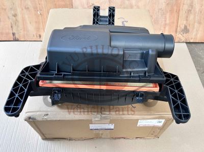 Bầu lọc khí kèm lõi lọc khí Transit V362, 2.0 (cứu thương)